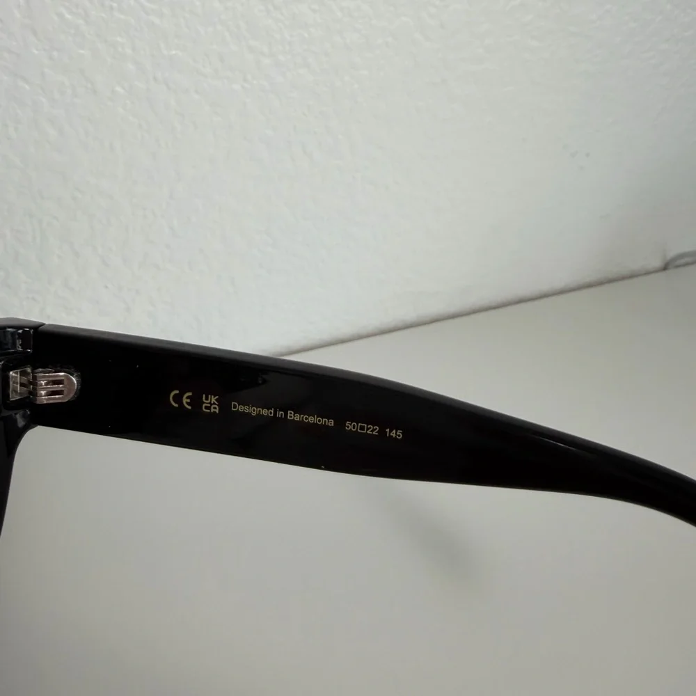 Meller Hamer Rectangular Black Polarized Sunglasses
